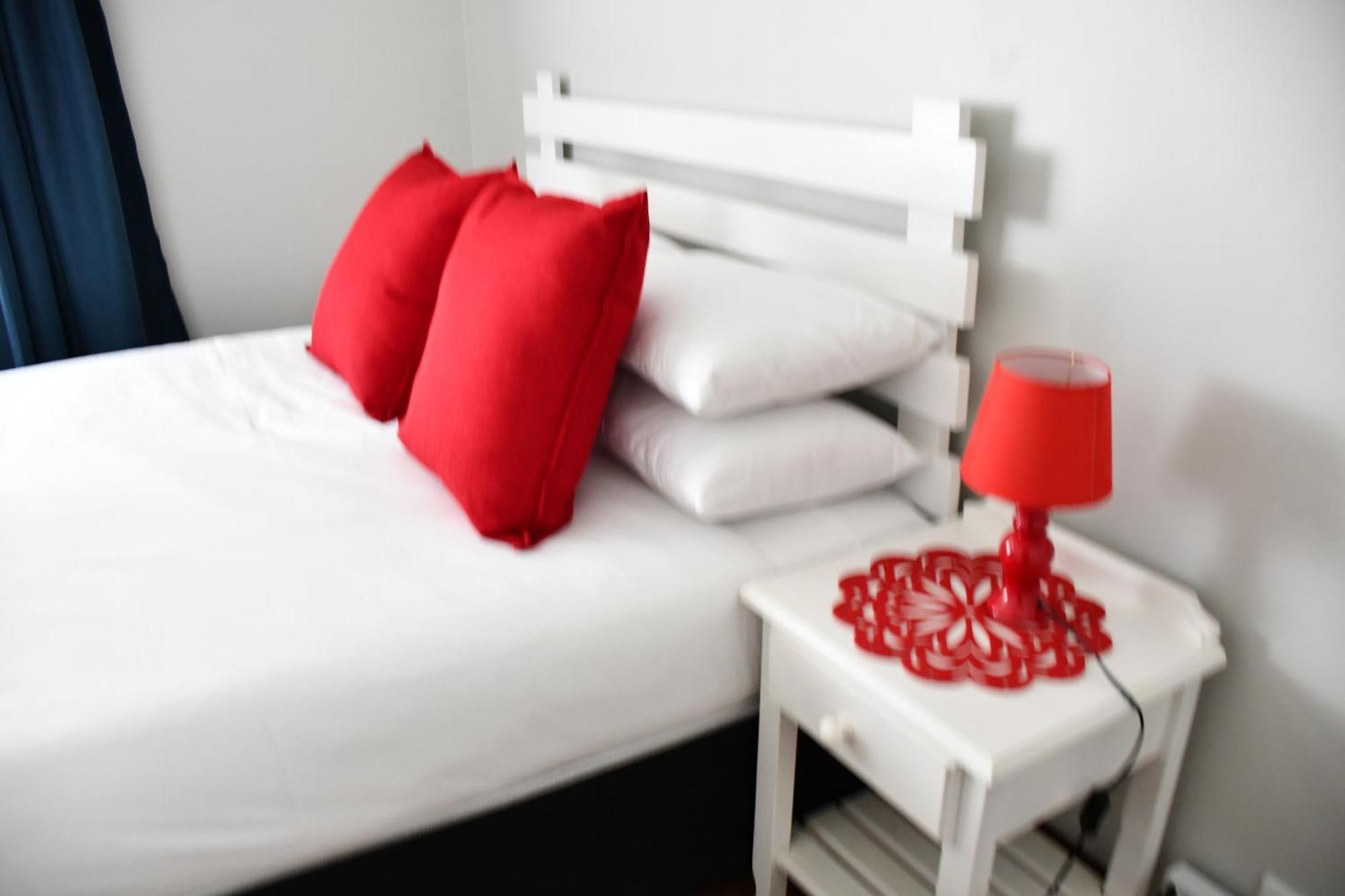 Friendz Guesthouse Knysna Quarto foto