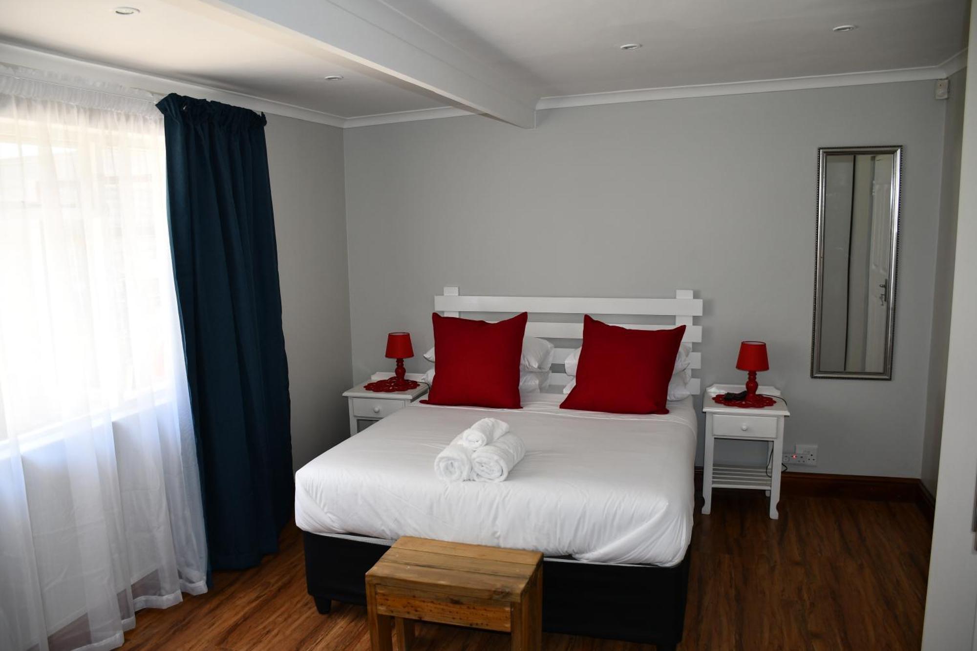 Friendz Guesthouse Knysna Quarto foto
